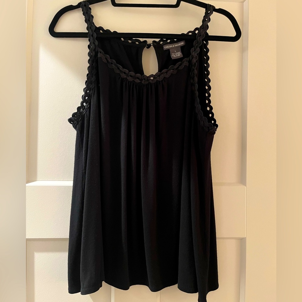 CHELSEA AND THEODORE BLACK TOP